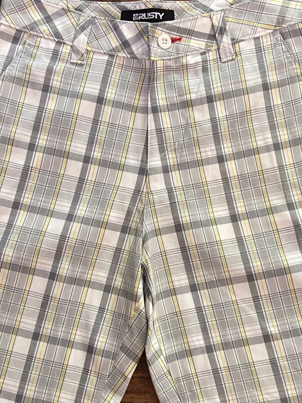 Rusty Men’s Plaid Flat Front Shorts in Gray, White and Yellow Size 30